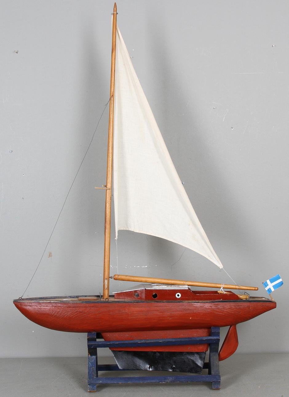 MODELLBÅT, trä, 1900-tal.