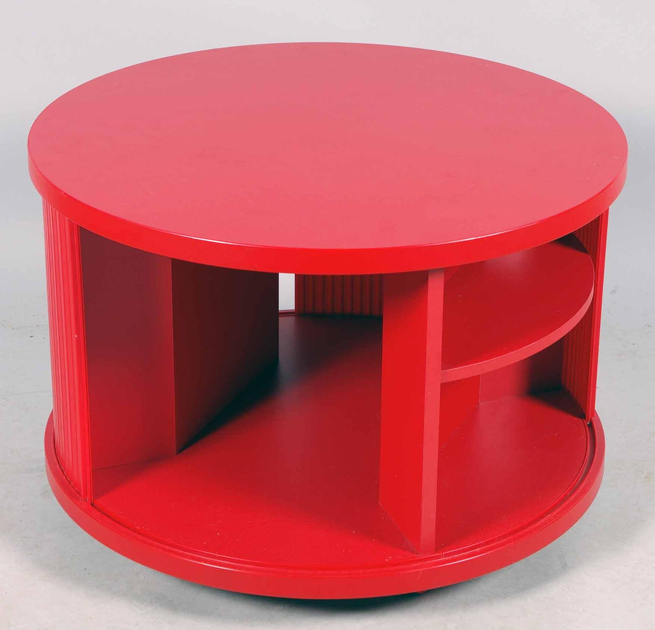 BORD PÅ HJUL, skåp, hyllor och jalusidörr.