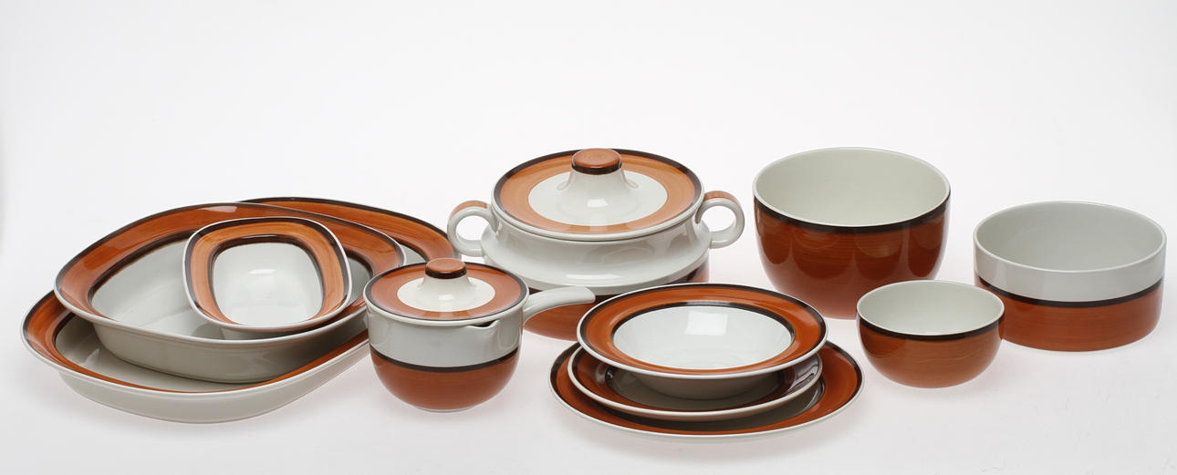 MATSERVISDELAR, ca 42 delar, "Arena", Stig Lindberg, Gustavsberg.