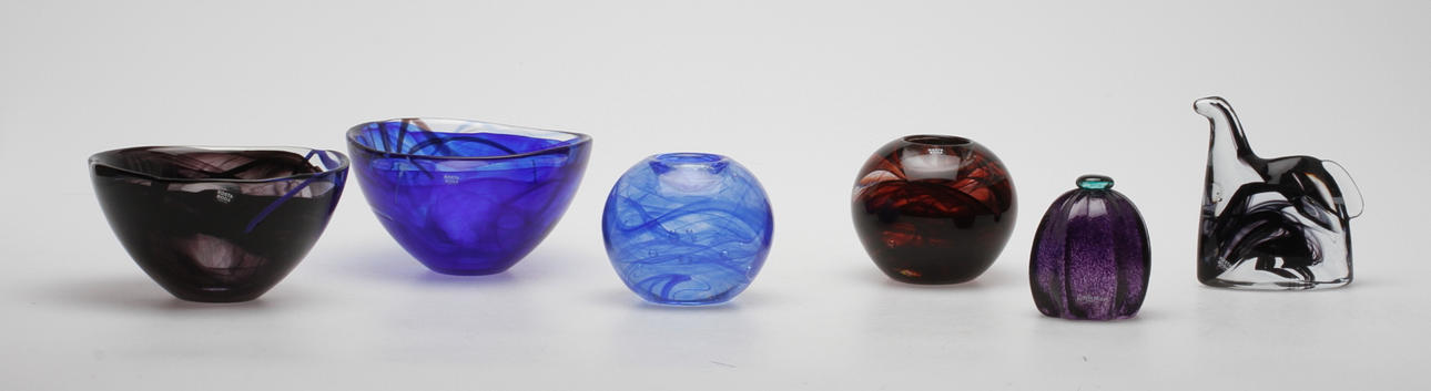 GLASFÖREMÅL, 6 delar, Kosta Boda.