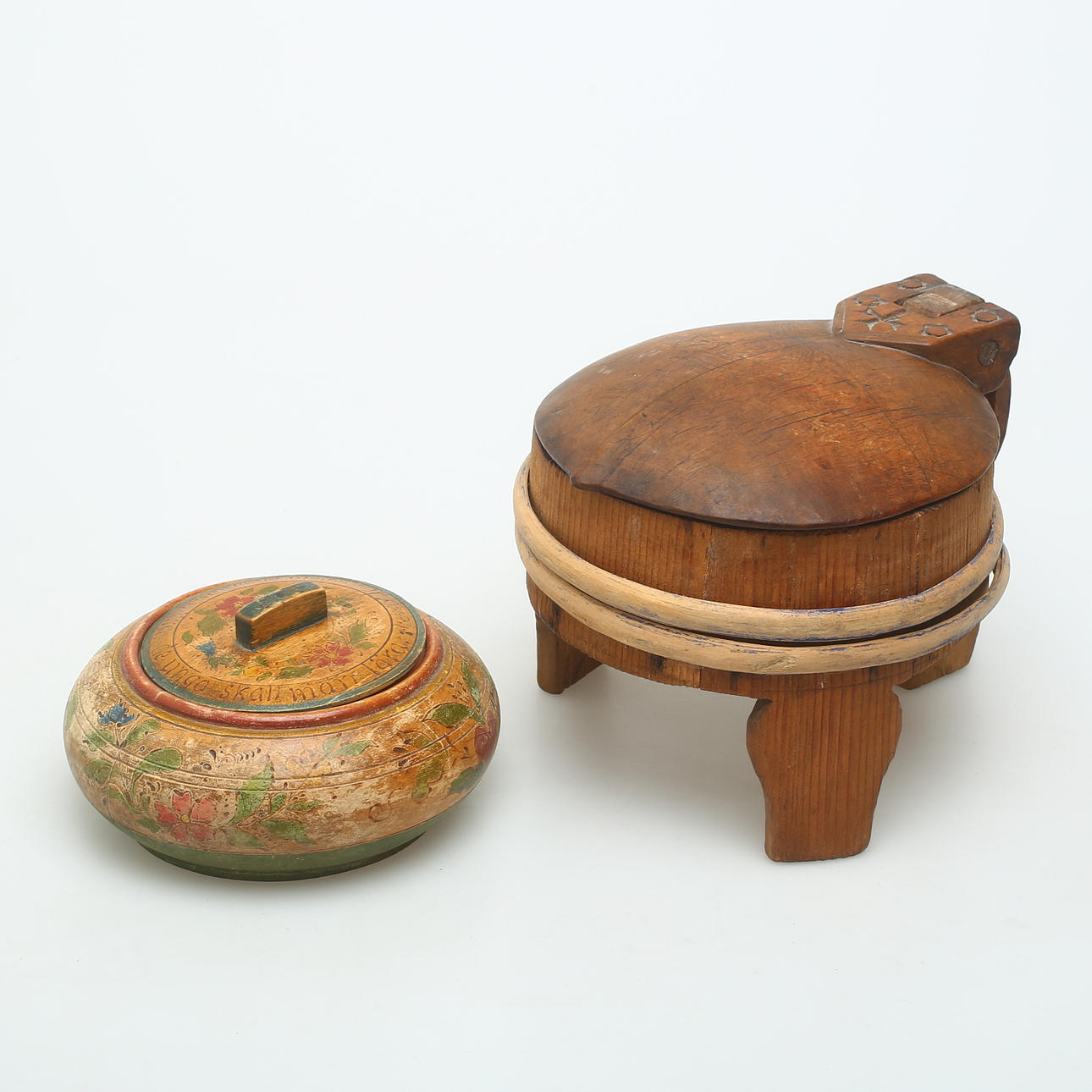 ASKAR, 2 st, trä, allmoge, 1800-1900-tal.