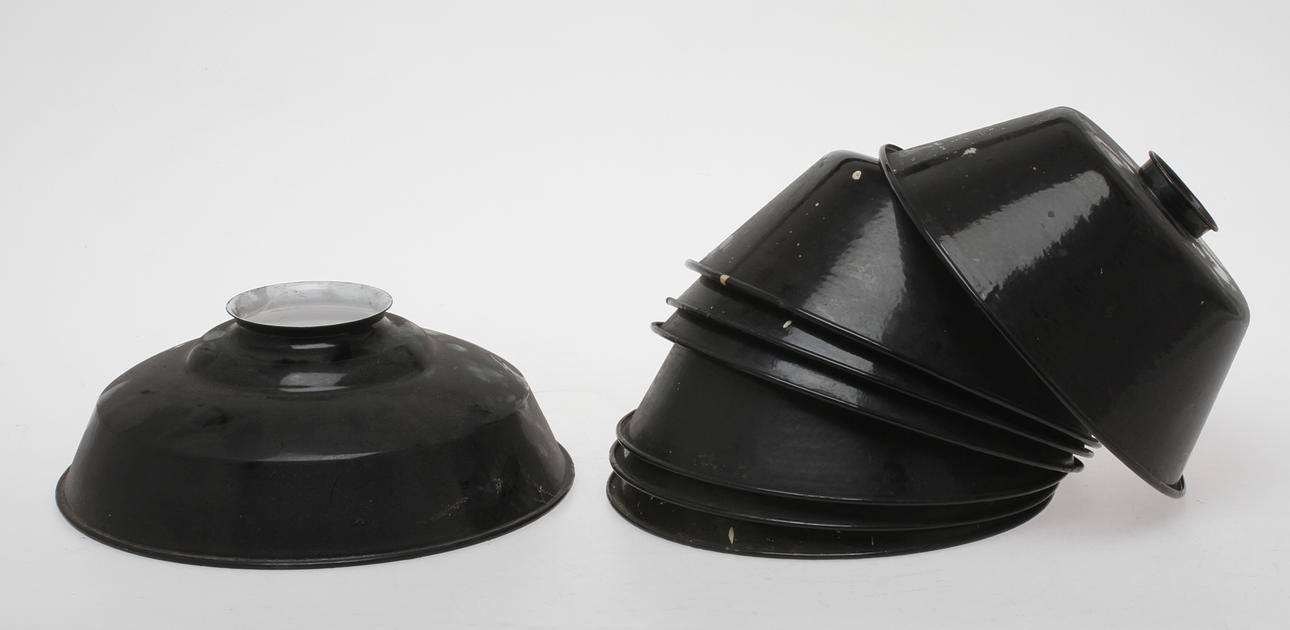 PARTI SKÄRMAR, 6+1 delar, emaljerad plåt, industridesign, 1900-tal.