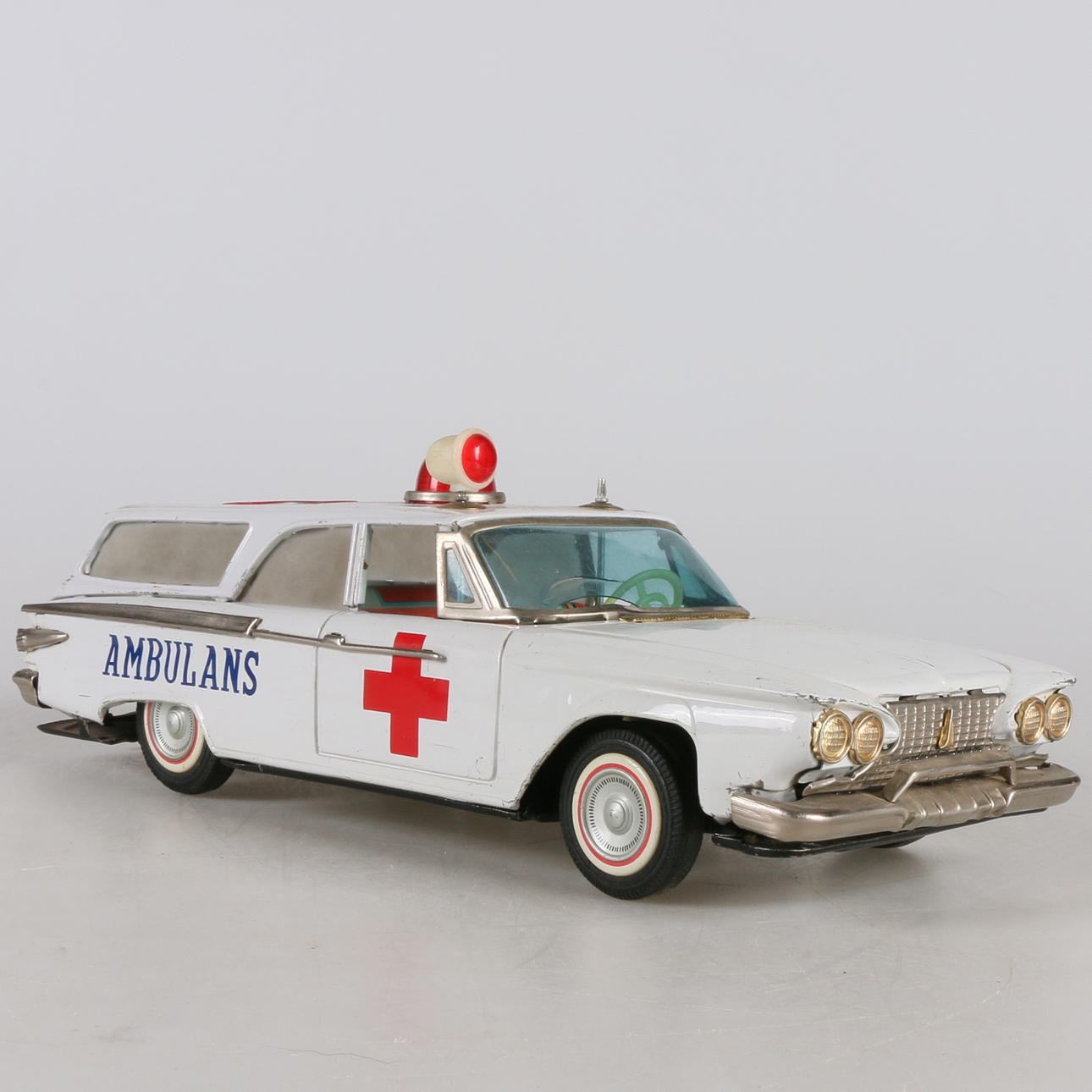 Voiture Jouet Tôle Ancien - Tin Toy China - Dodge Coronet Ambulance