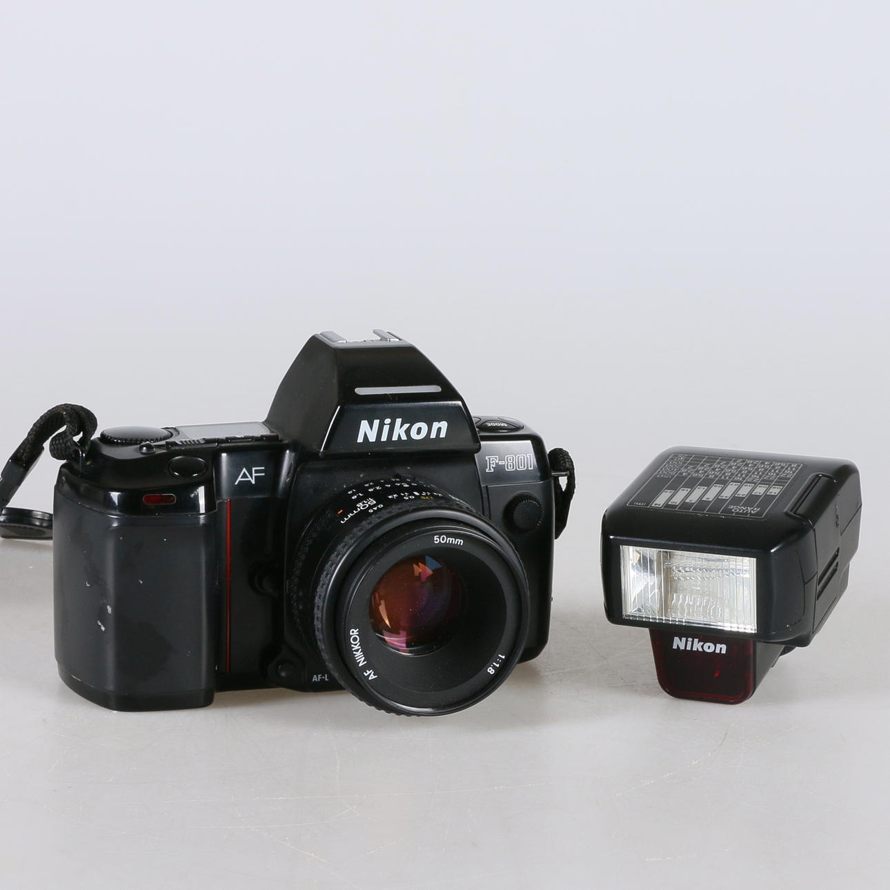 KAMERA, Nikon F-801, 1900-luku.