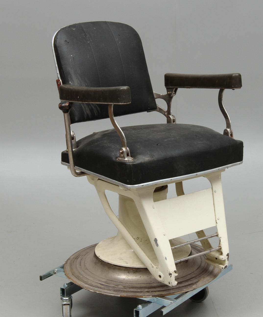 FRISÖRSTOL, 1900-talets mitt.