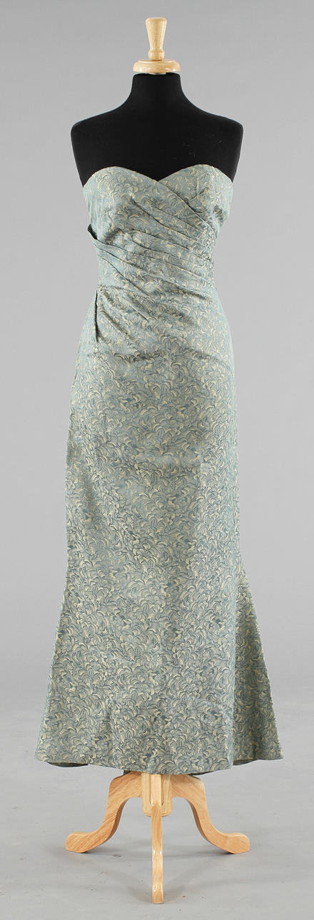 KLÄNNING, 1900-talets mitt.