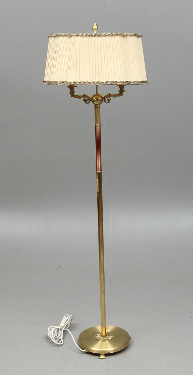 GOLVLAMPA, 1900-tal.