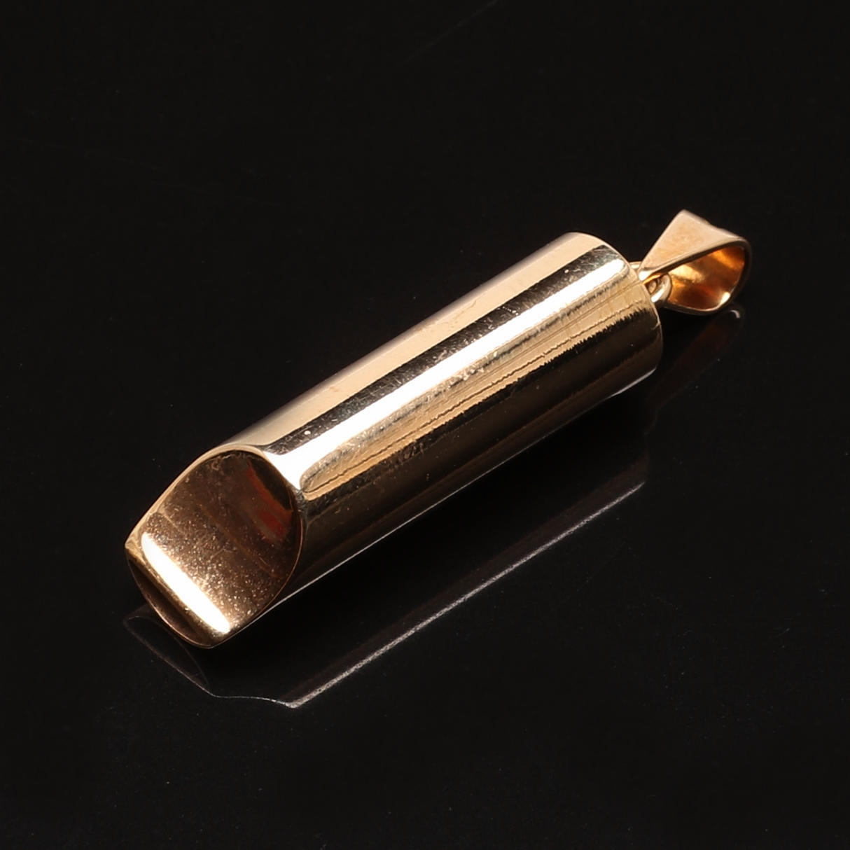 RIIPUS 18 K kultaa, pilli.