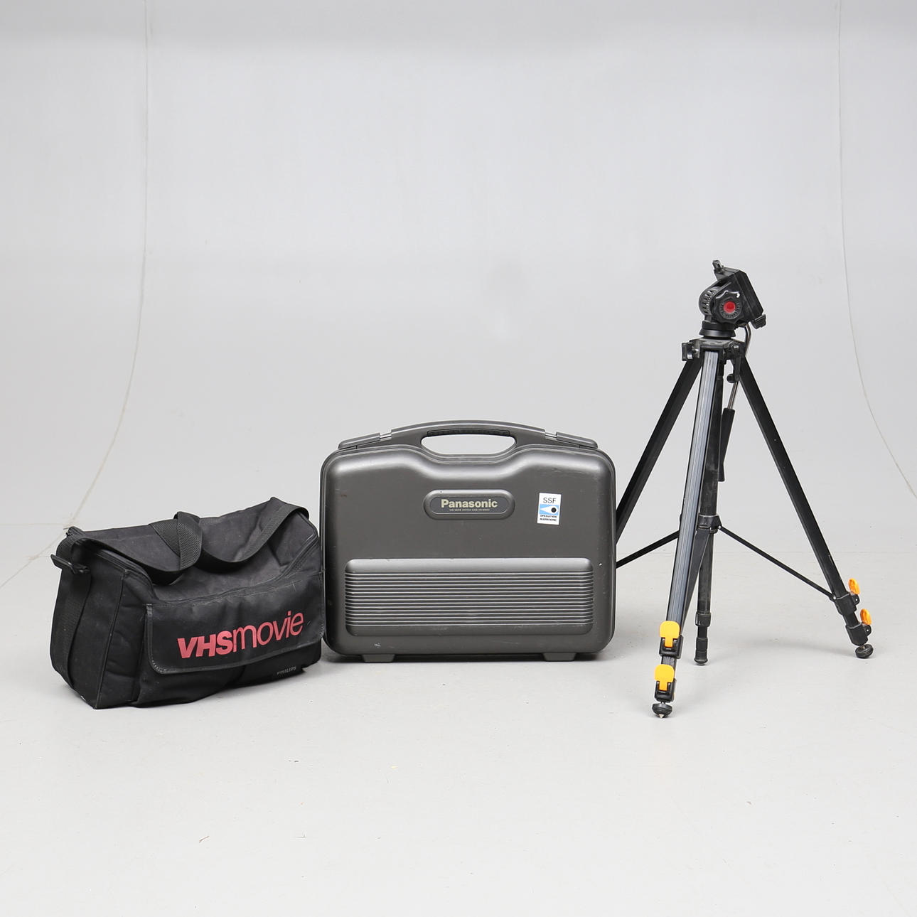 VIDEO CAMERA, Panasonic M10 VHS.