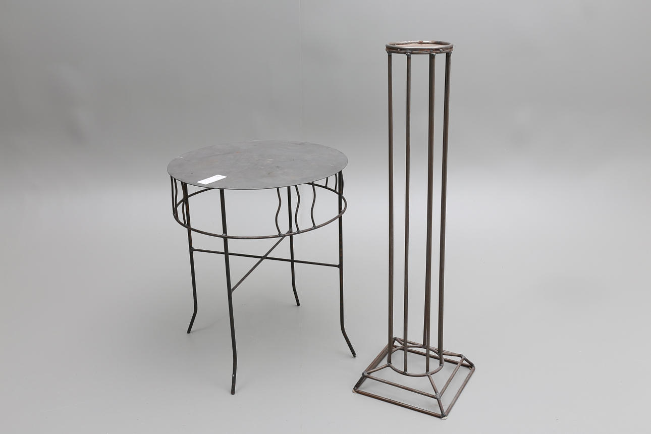 PIEDESTAL och BORD, 1900/2000-tal.