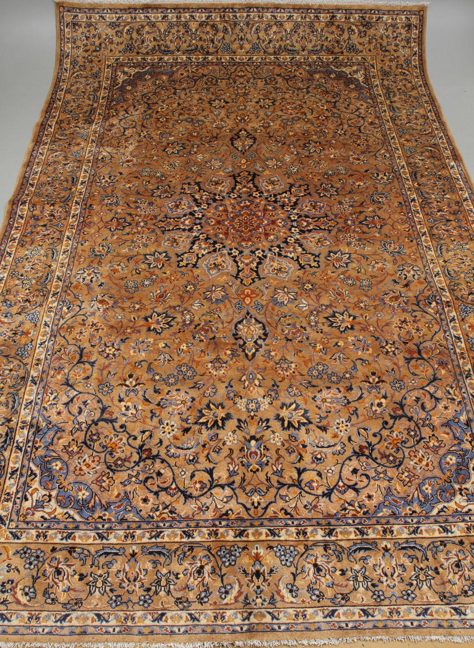 MATTA, orientalisk, ca 400 x 275 cm.