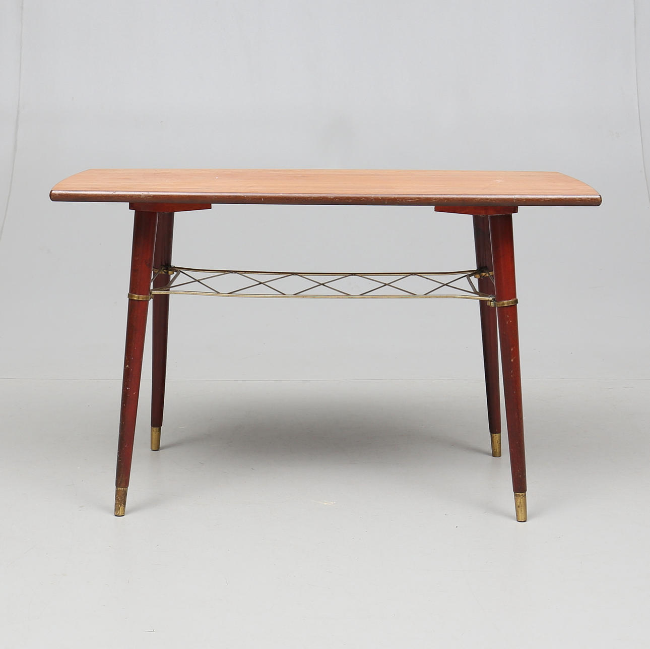 SOHVAPÖYTÄ, 1900-luvun puoliväli.