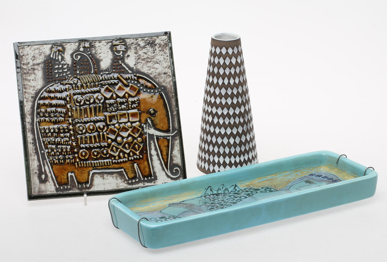 PARTI KERAMIK, 3 delar, Arabia, Gustavsberg och Uppsala Ekeby.