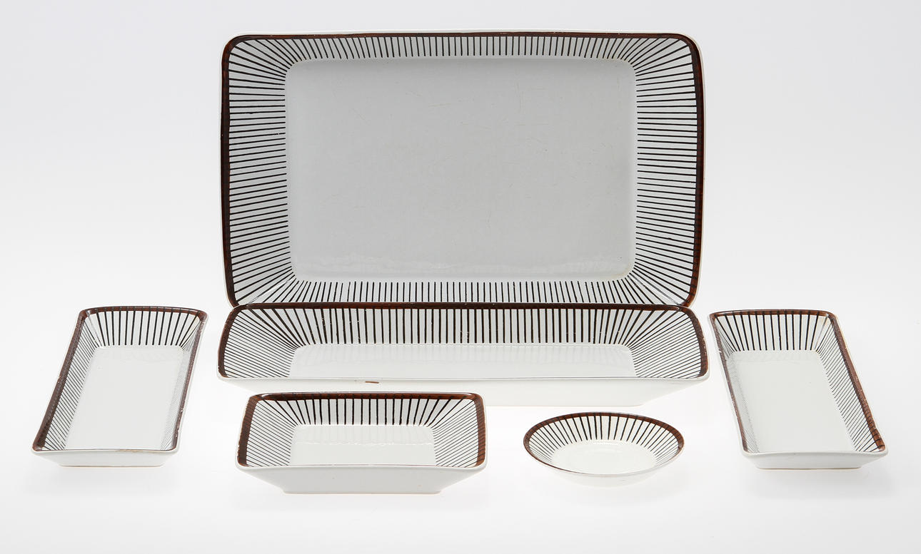 UPPLÄGGNINGSFAT, 5 delar "Spisa Ribb" Stig Lindberg, Gustavsberg.