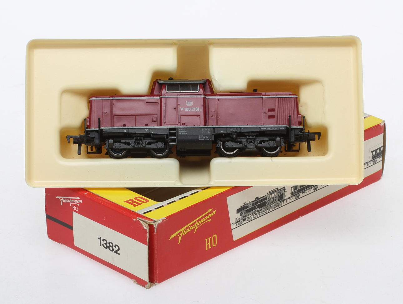 MODELLTÅG FLEISCHMANN diesellok 1382 (4230) i originalkartong.