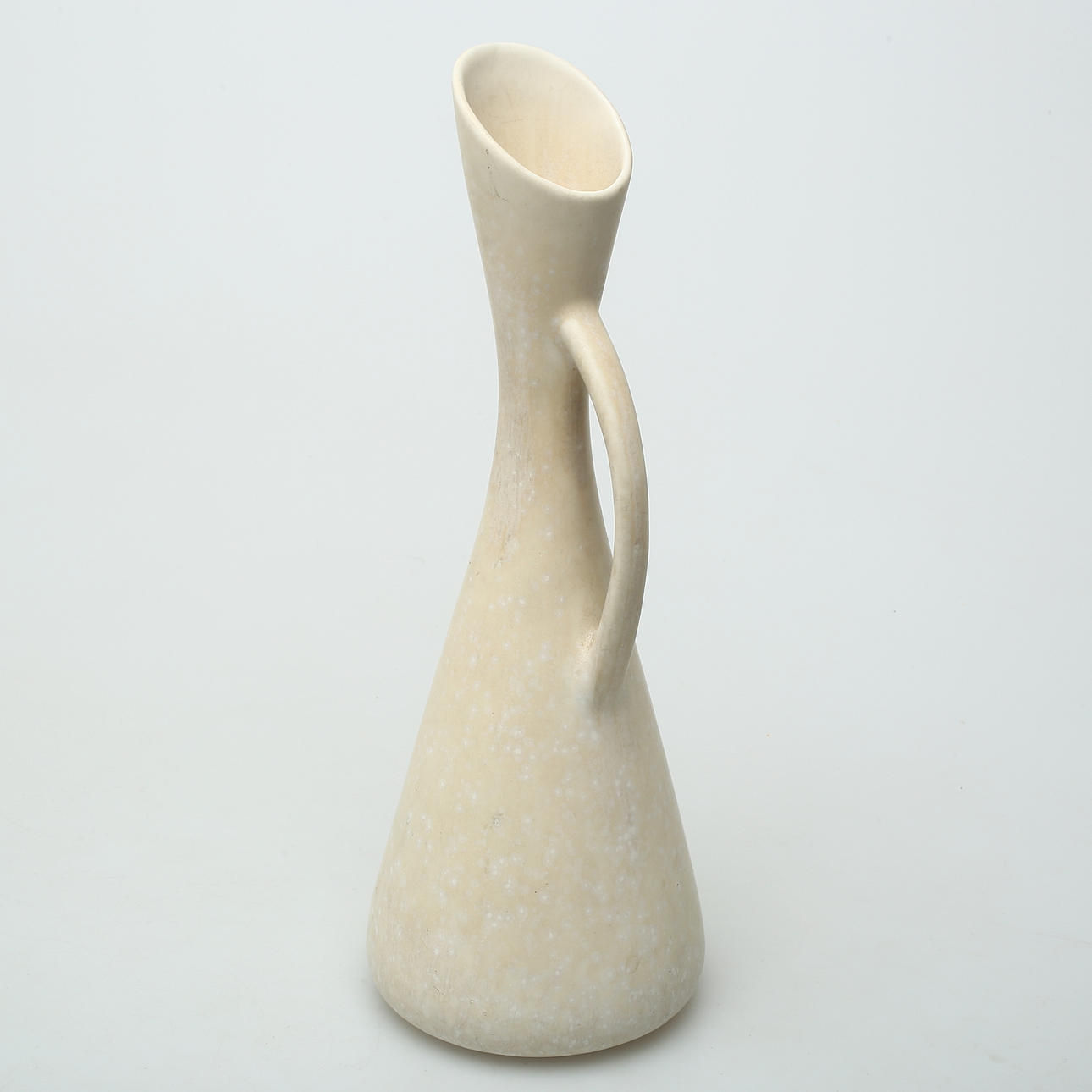 GUNNAR NYLUND. Vas med Hänkel, stengods, Rörstrand.