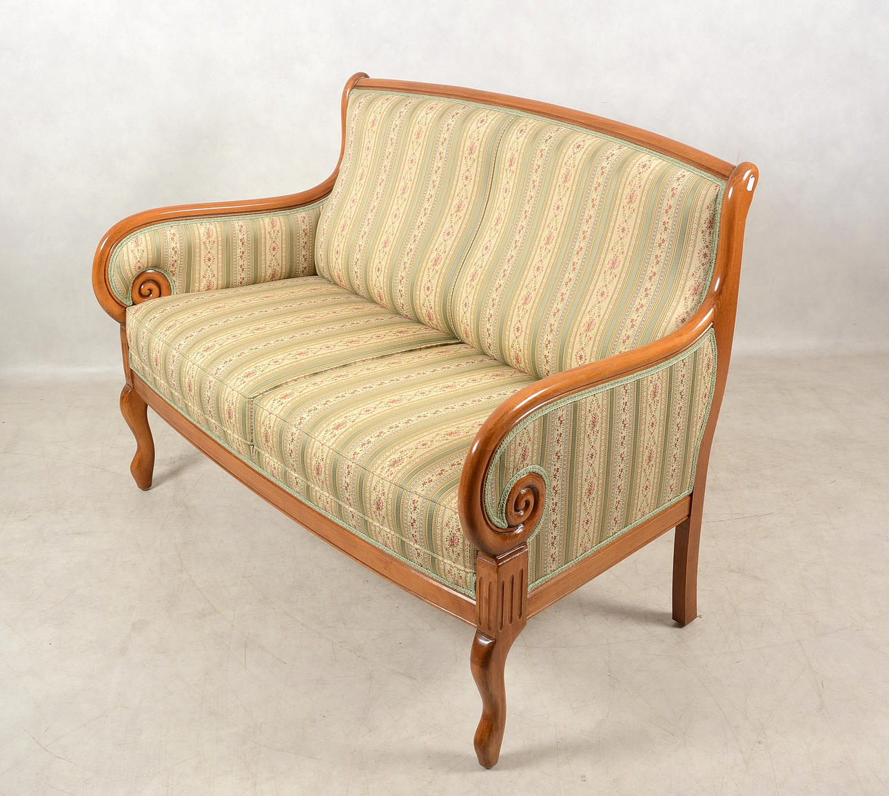 SOFFA, Karl Johan-stil 1900-talets början.