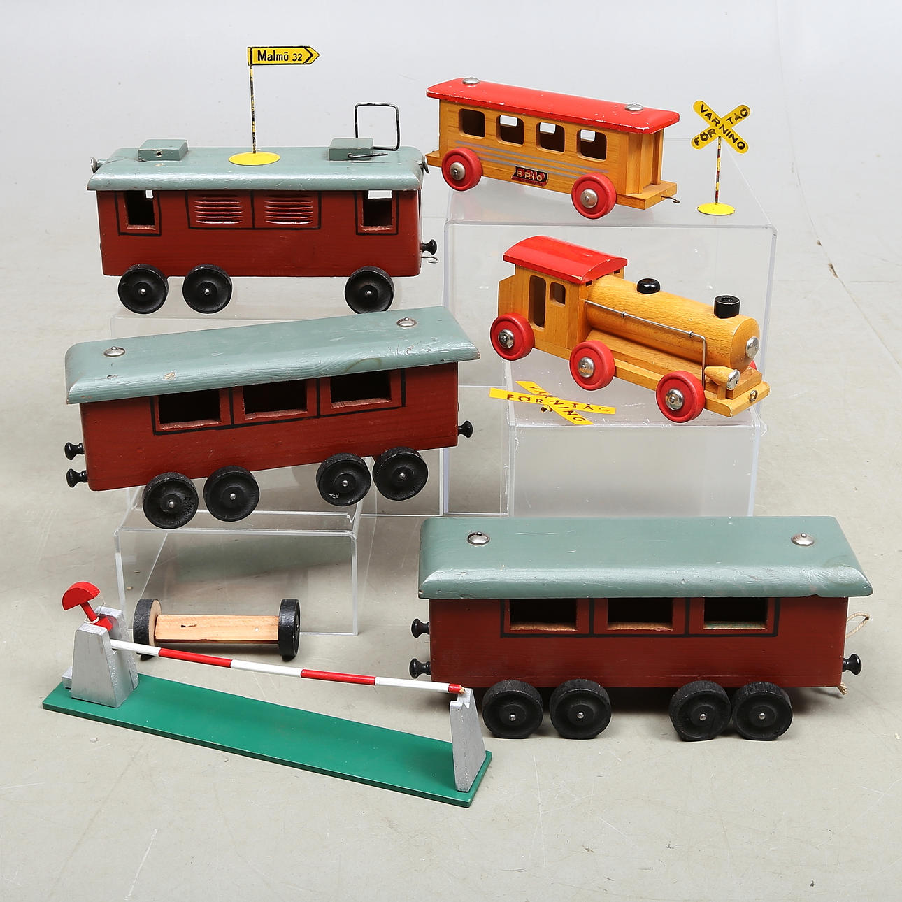 TRÆTOG bl.a. BRIO med tilbehør.