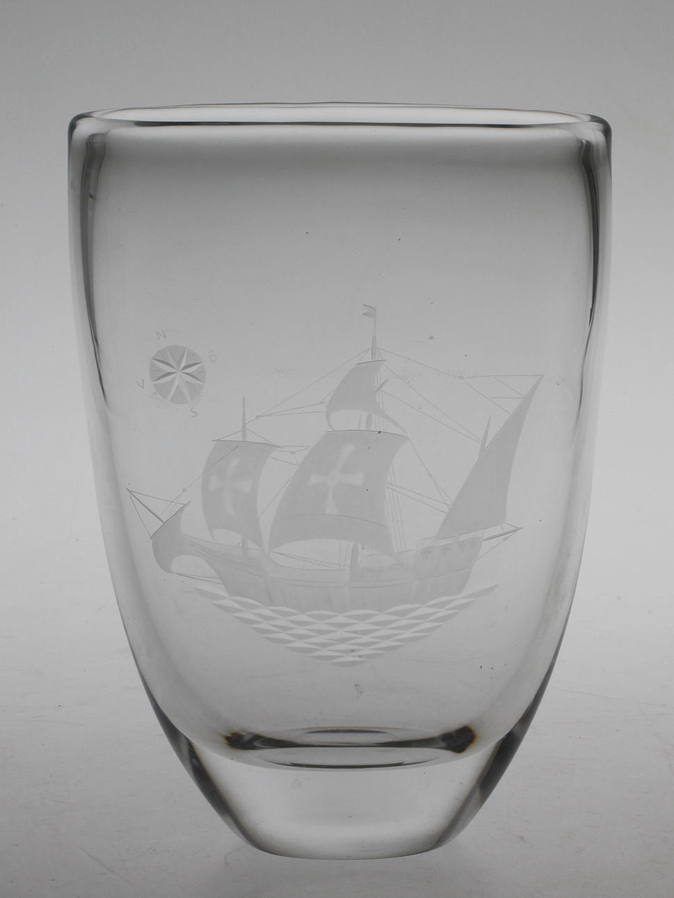 VAS, glas, Vicke Lindstrand, Kosta, signerad.