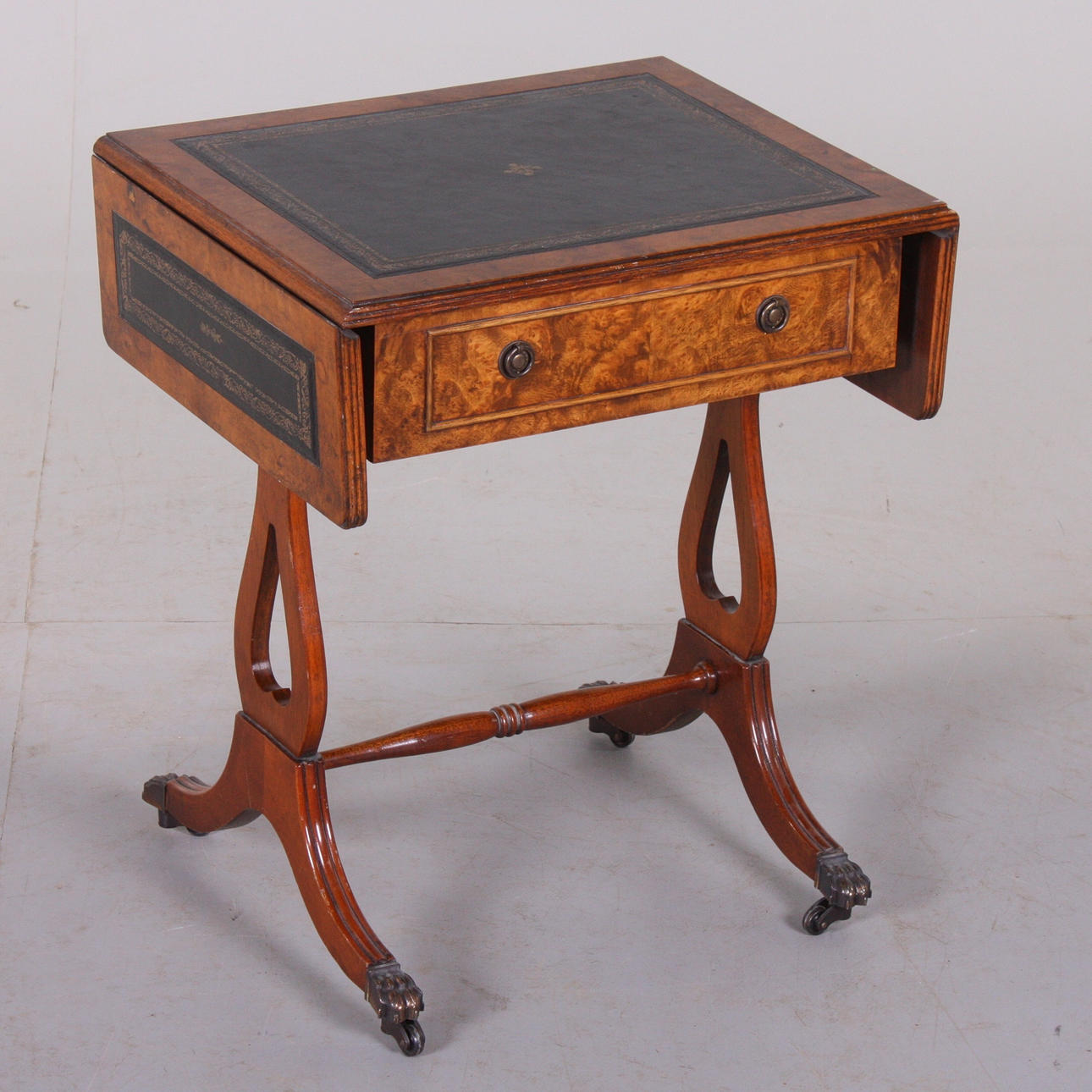 TABLE with wheels, English style, 20th century.
