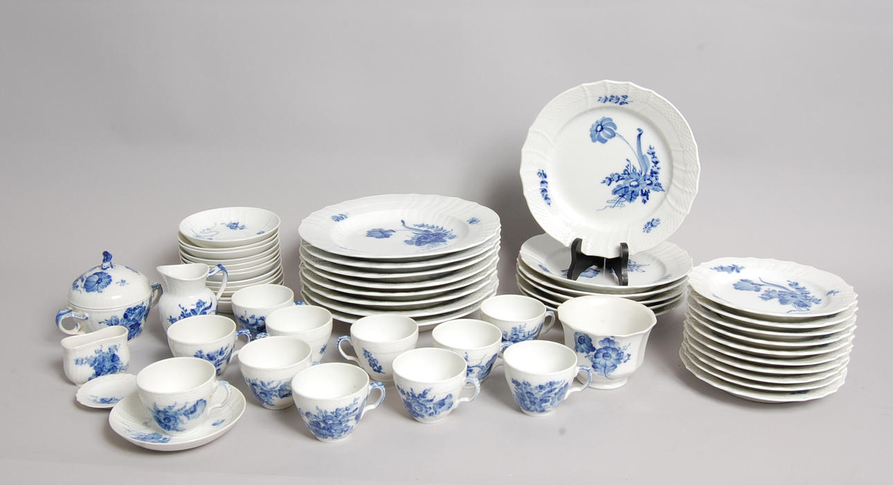 SERVIS, 53 delar," Blå blomster " Royal Copenhagen.