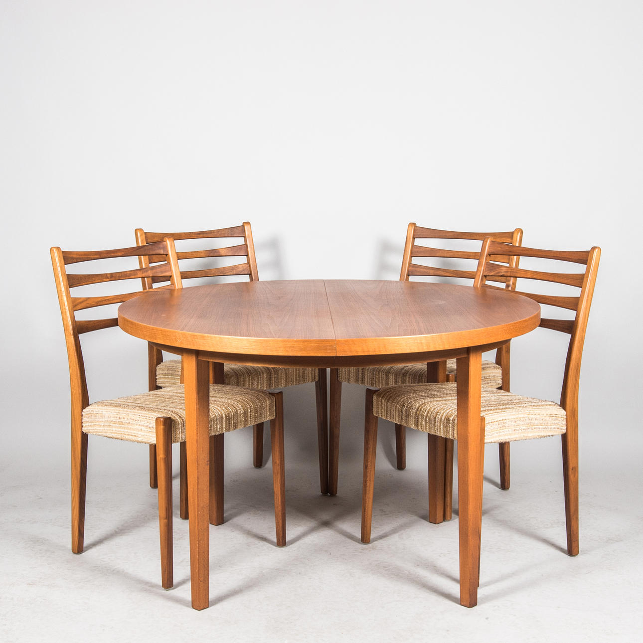 MATSALSGRUPP, teak, 1900-talets mitt.