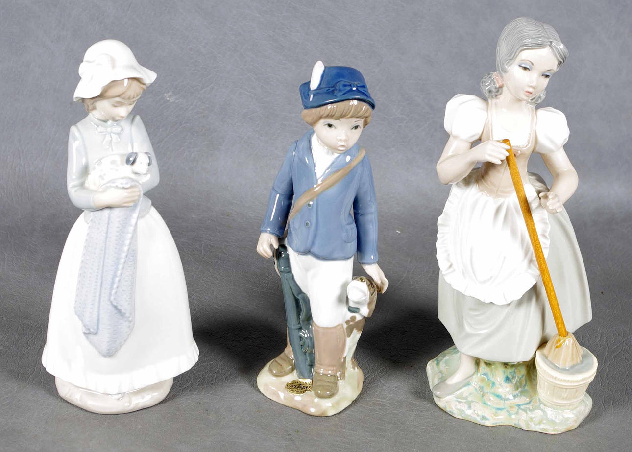 PORSLINSFIGURER, 3 stycken, Tengra, Casades och Nau.