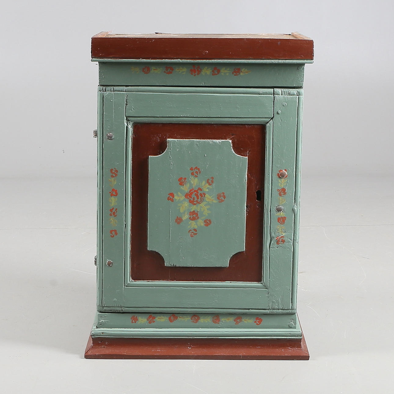 HANGING CABINET, common man, 19th century.