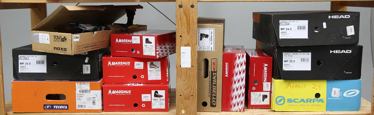 NYA PJÄXOR, 12 del, bland annat Head, Scarpa, Madshus med flera.