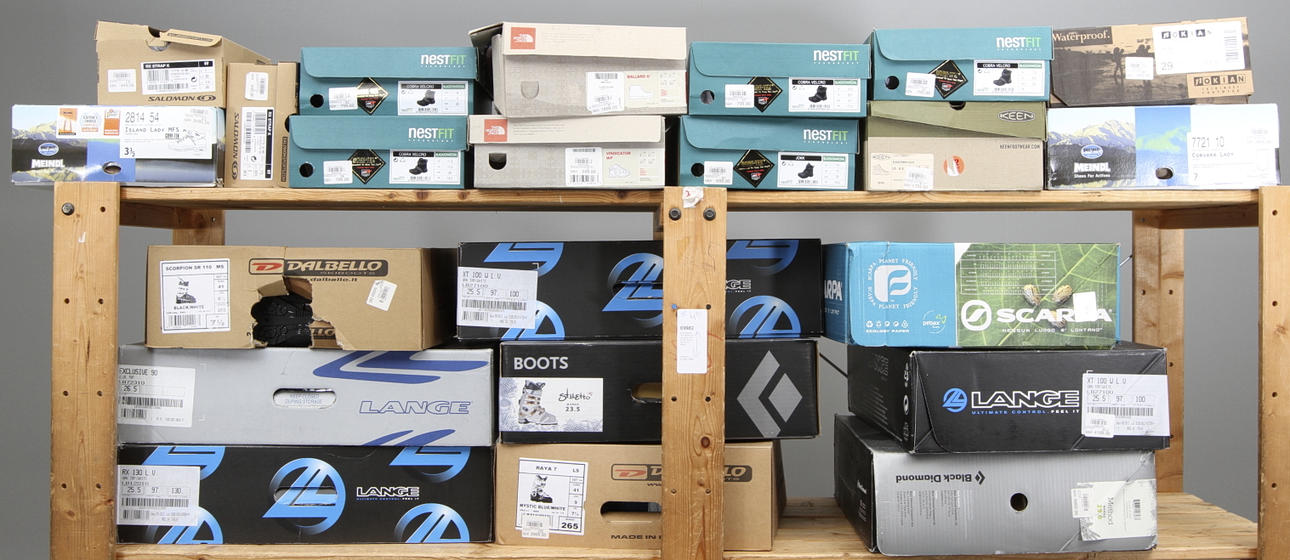 NYA PJÄXOR OCH SKOR, 22 par, bland annat Lange, Scarpa, Nest fit och Meindl.