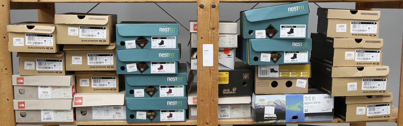 NYA SKOR, 24 par, bland annat Nestfit, Salomon och Meindl.