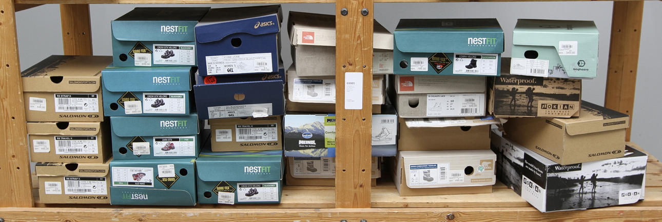 NYA SKOR, 23 par, bland annat Sorel, Asics, Salomon och Nestfit.