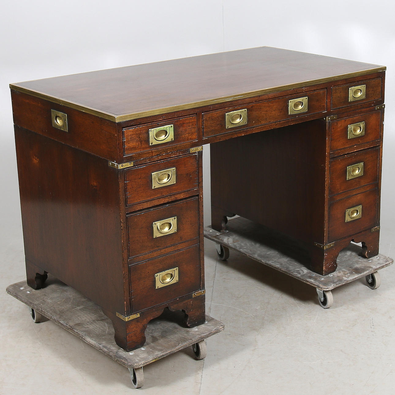 SKRIVBORD, engelsk stil, 1900-tal.