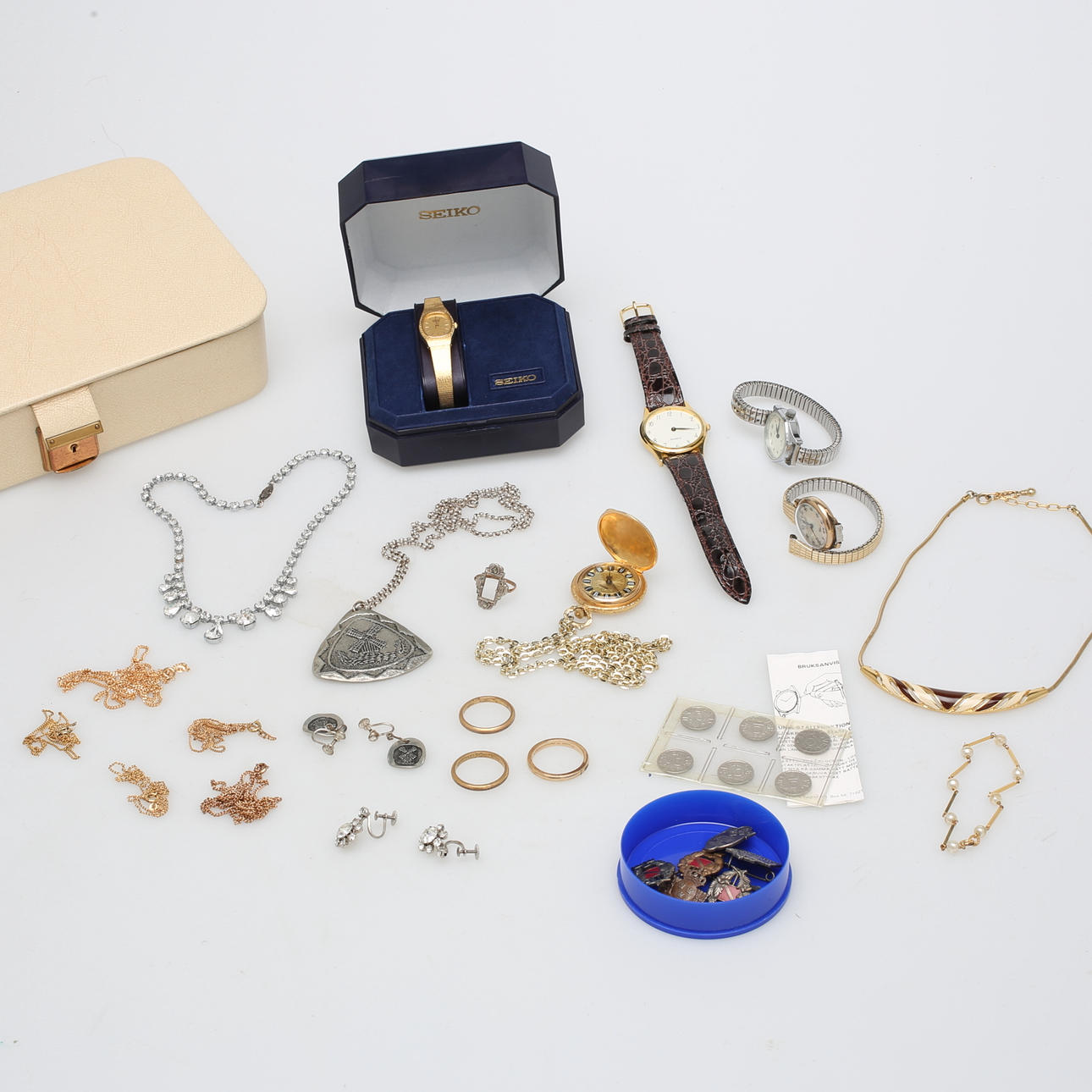 JEWELERY, WATCHES and BOXES.