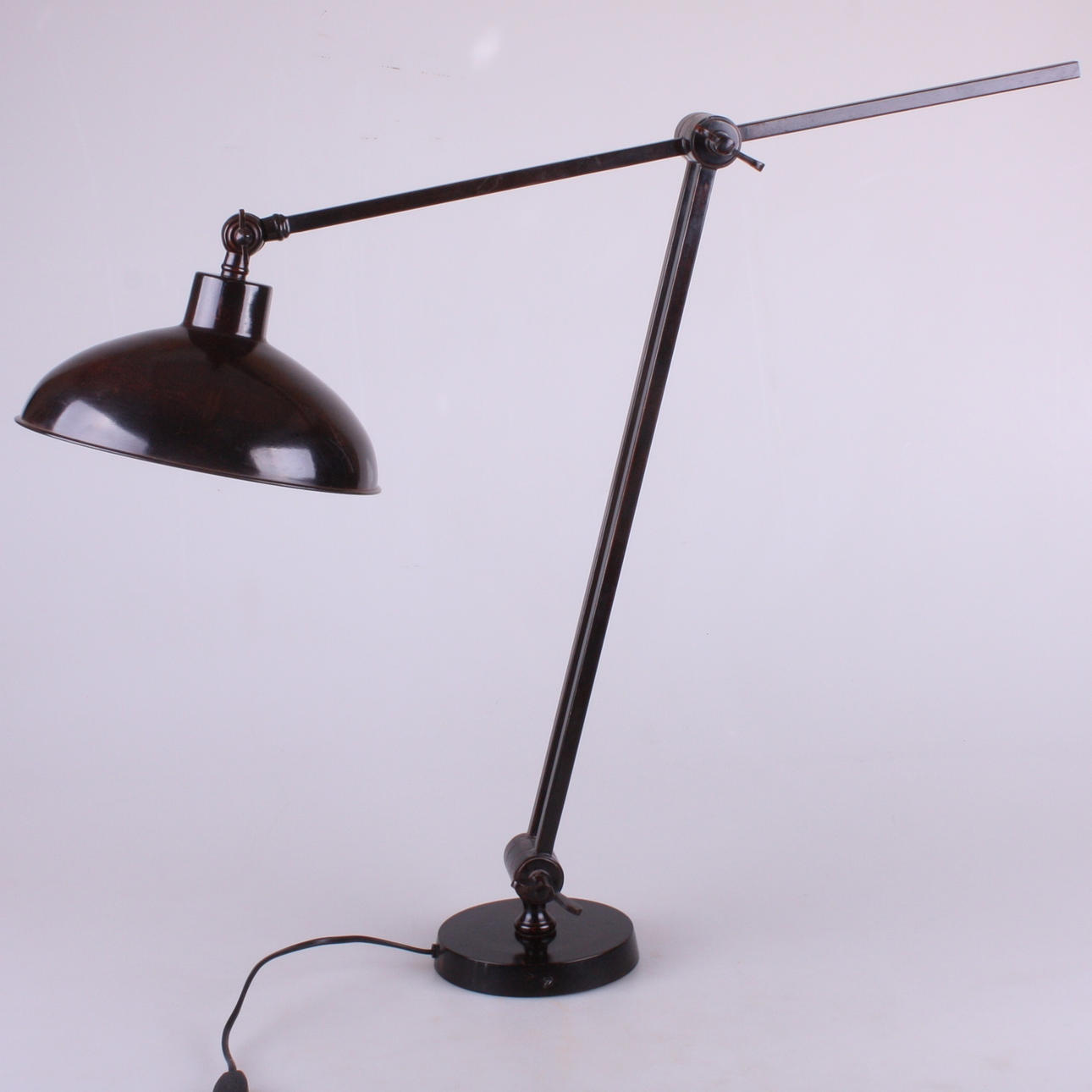 WANDLEUCHTE, Madame Stoltz, zeitgenössisch.