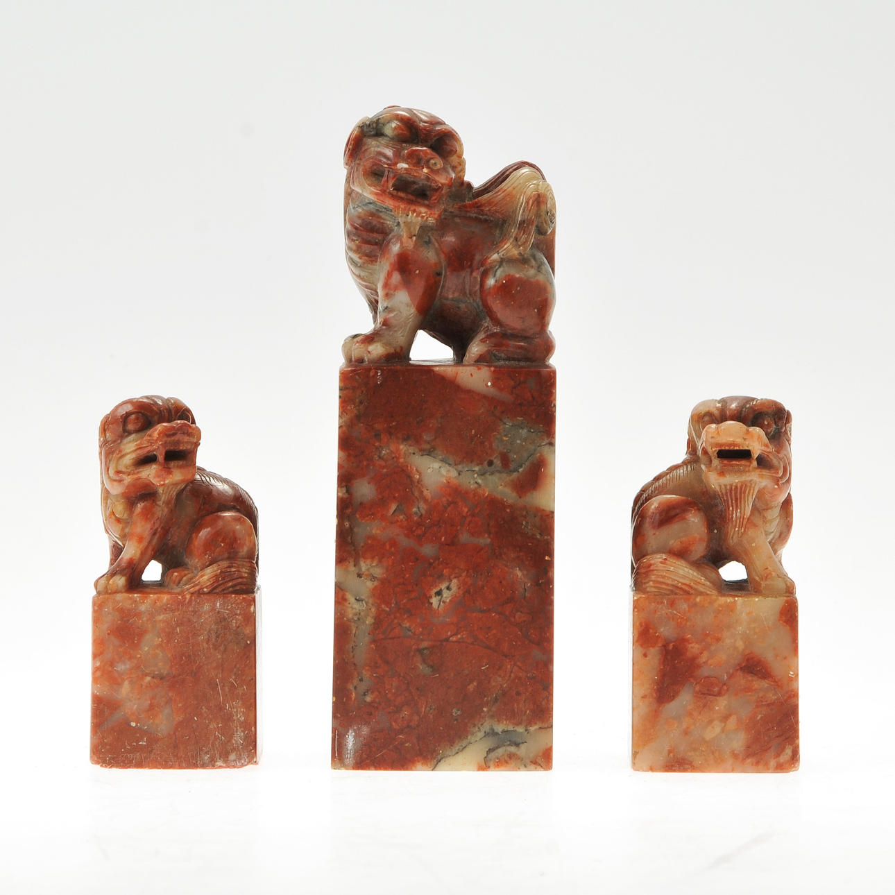 SKRIN, 2 st samt SIGILL, 2 st, sten, orientaliska.