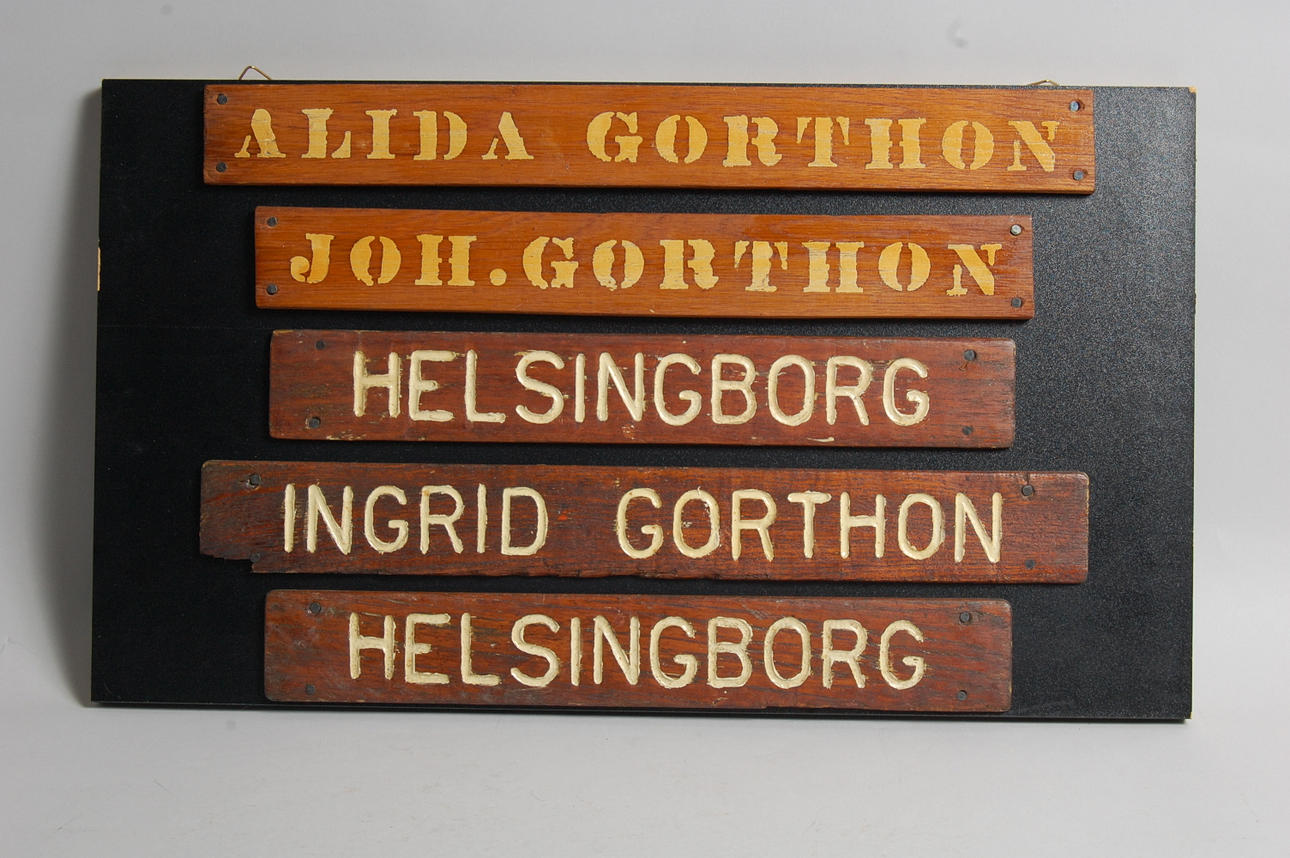 LIVBÅTSNAMNSKYLTAR, från Gorthon rederierna, enligt uppgift 1920-30-tal.