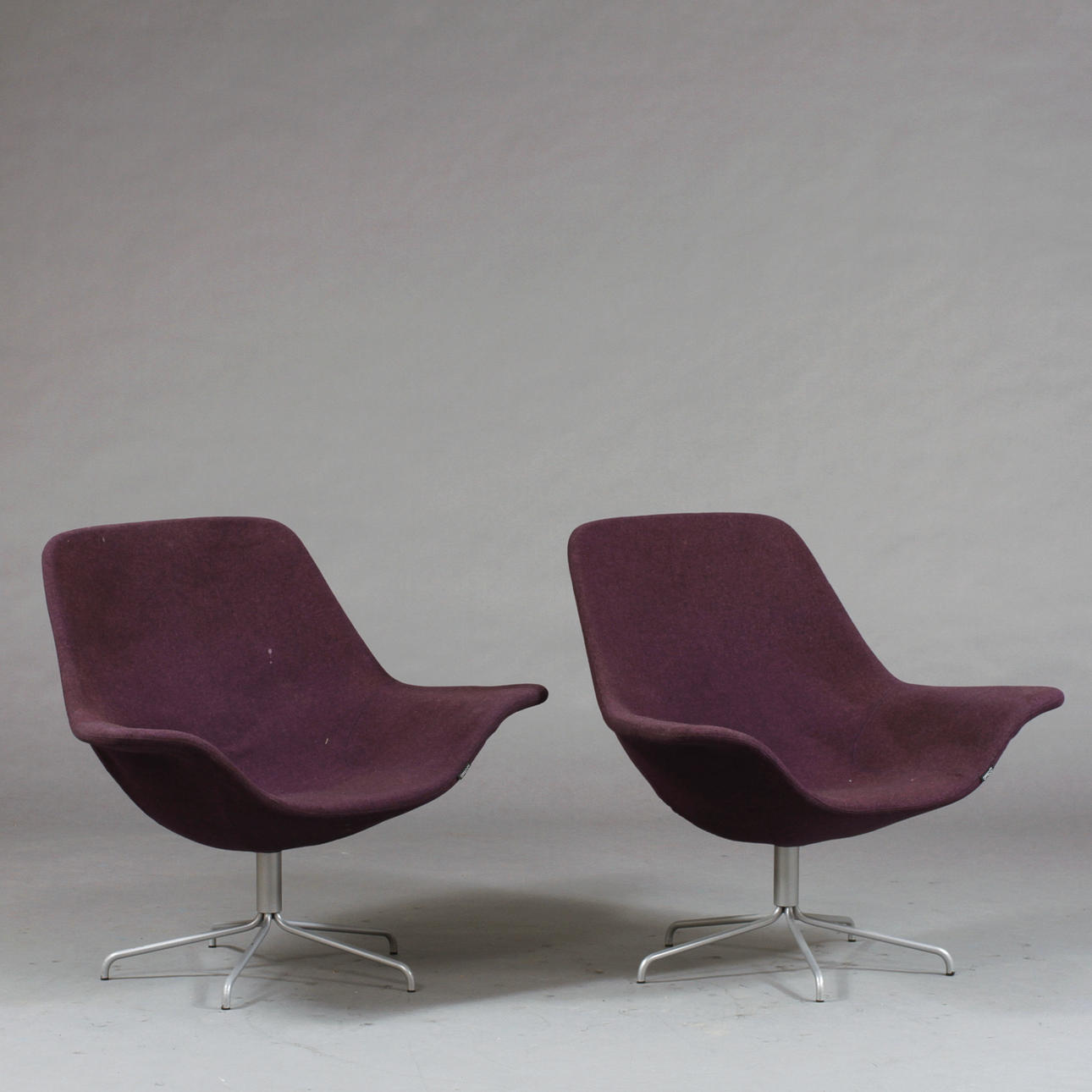 FÅTÖLJER, 2 st, "Oyster low", Michael Sodeau, Offecct.