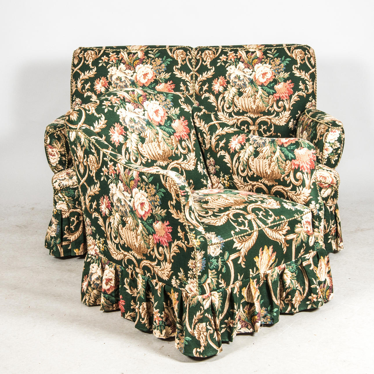 SOFA OG LÆNESTOL, blomstret polstring.