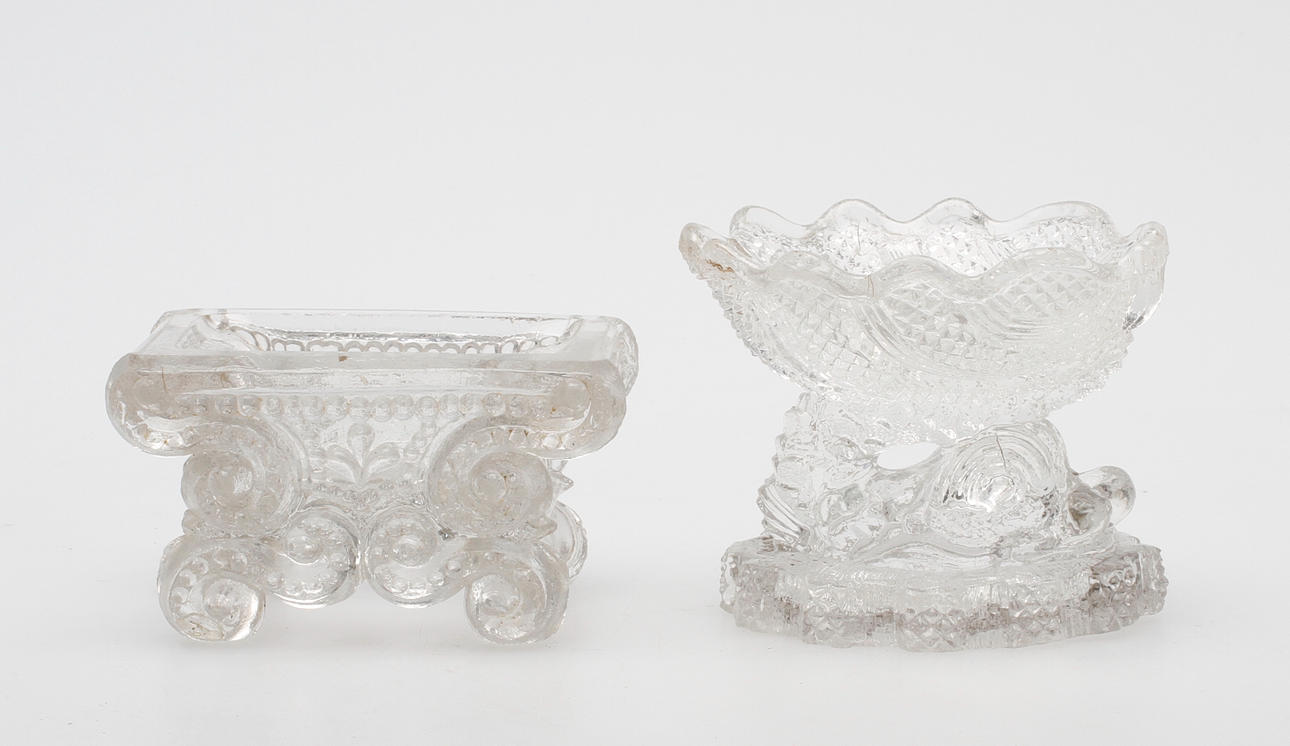 SALTKAR, 2 st, pressglas, 1800-talets mitt.