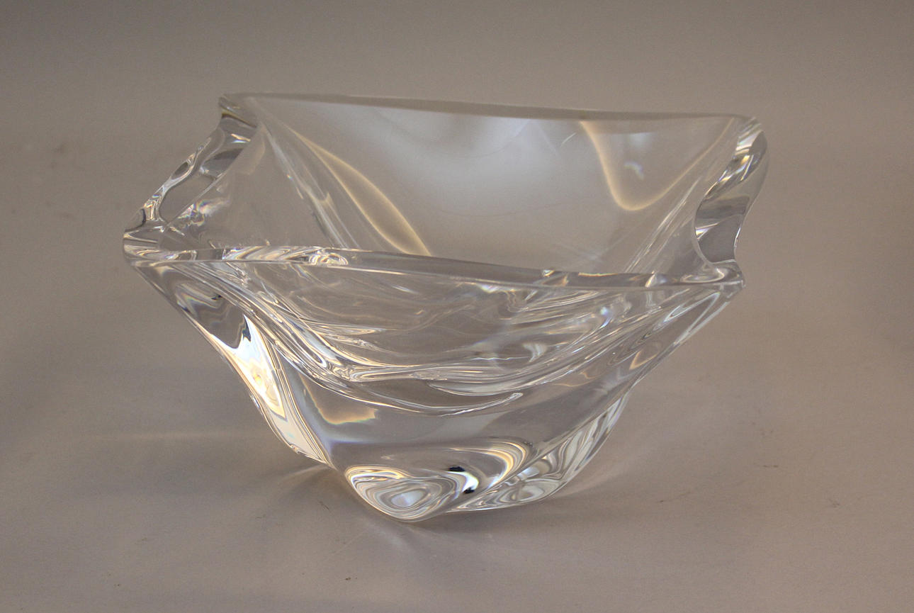 TAPIO WIRRKALA. Skål i kritallglas. Märkt 70 3911 Iitala. Signerad.