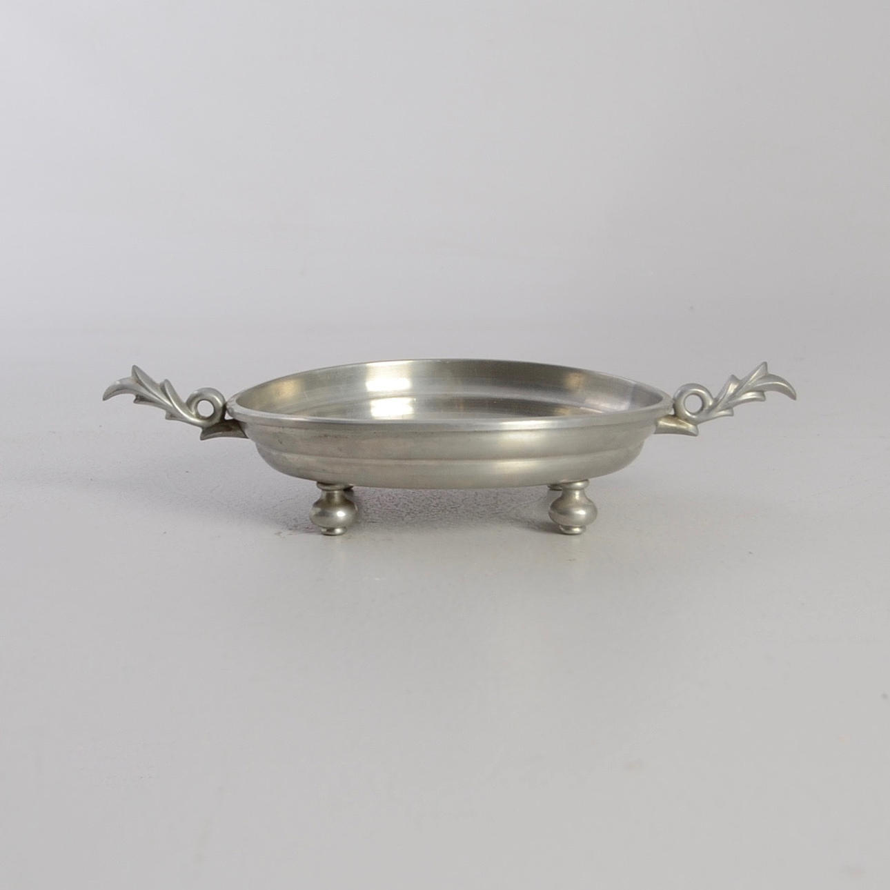 INGVAR BOSSLER. TENNFAT.