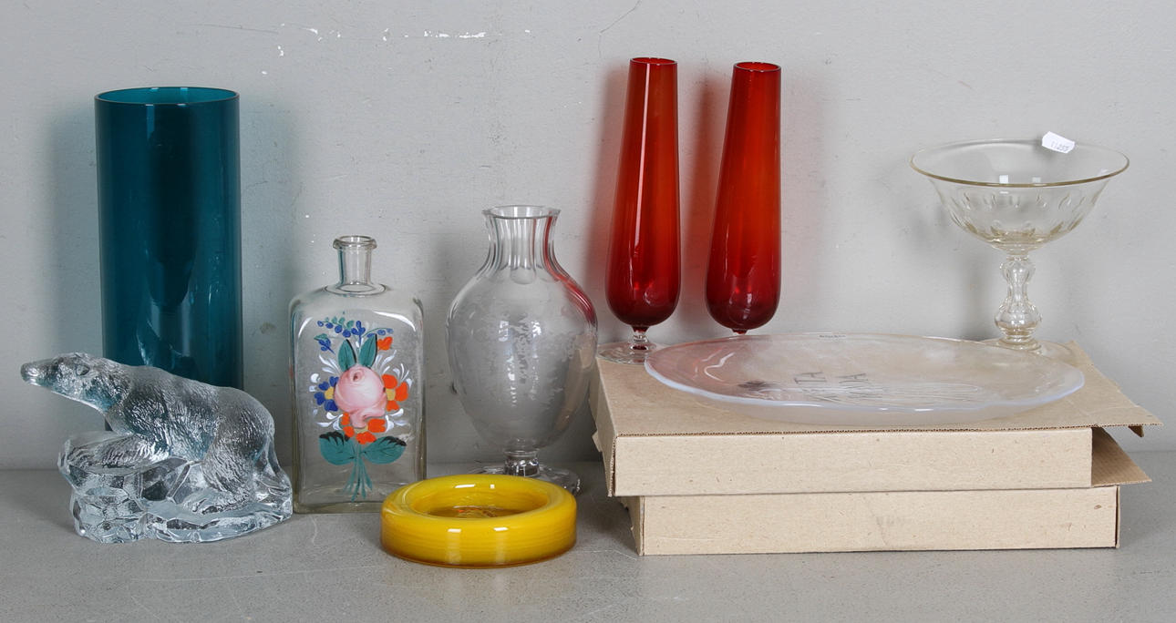 GLASFÖREMÅL, 12 delar. bl.a. Kosta Boda.