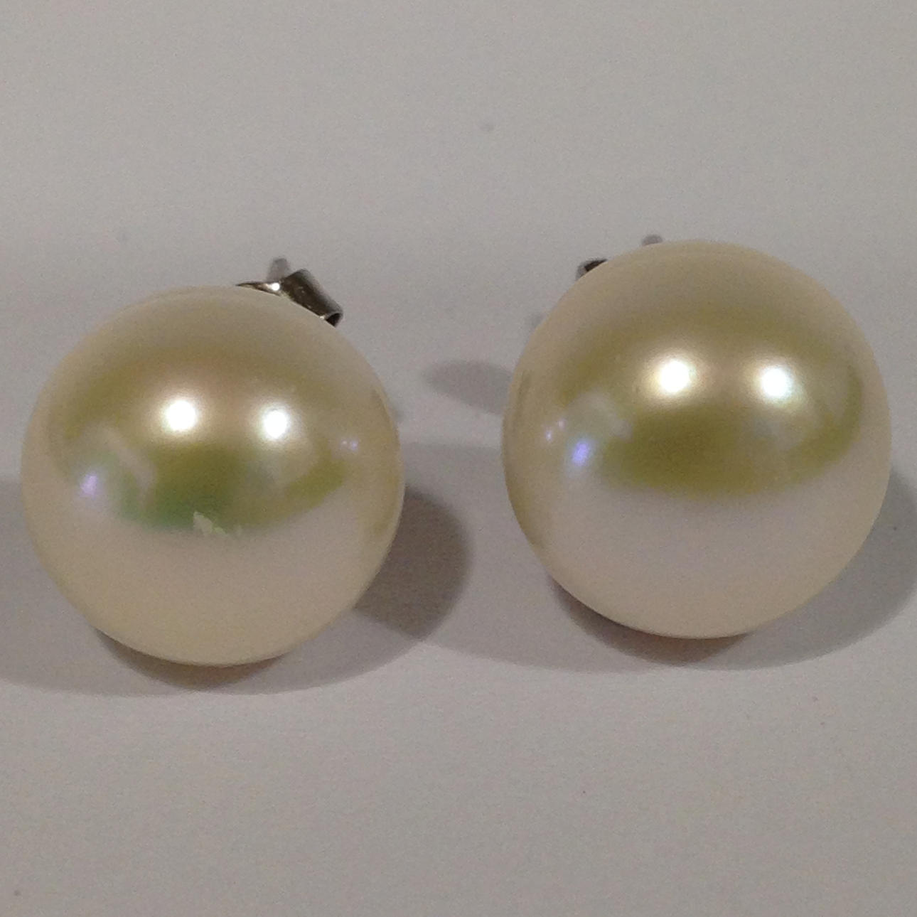 STORA PÄRLÖRHÄNGEN.