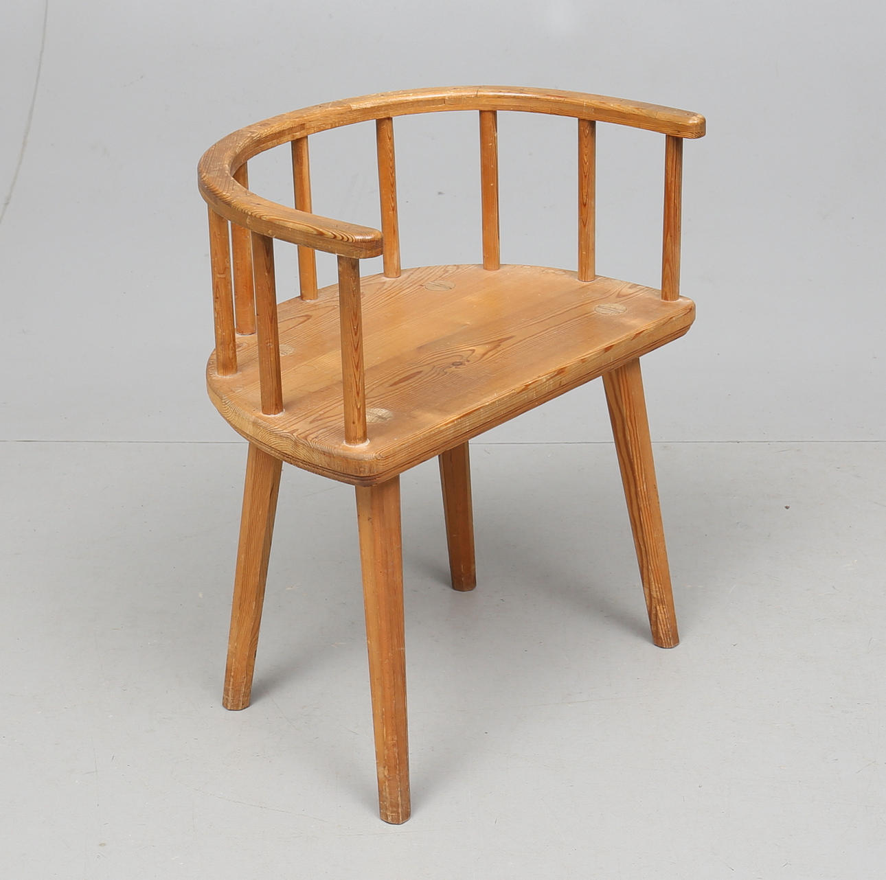 STOL, allmogestil, 1900-tal.