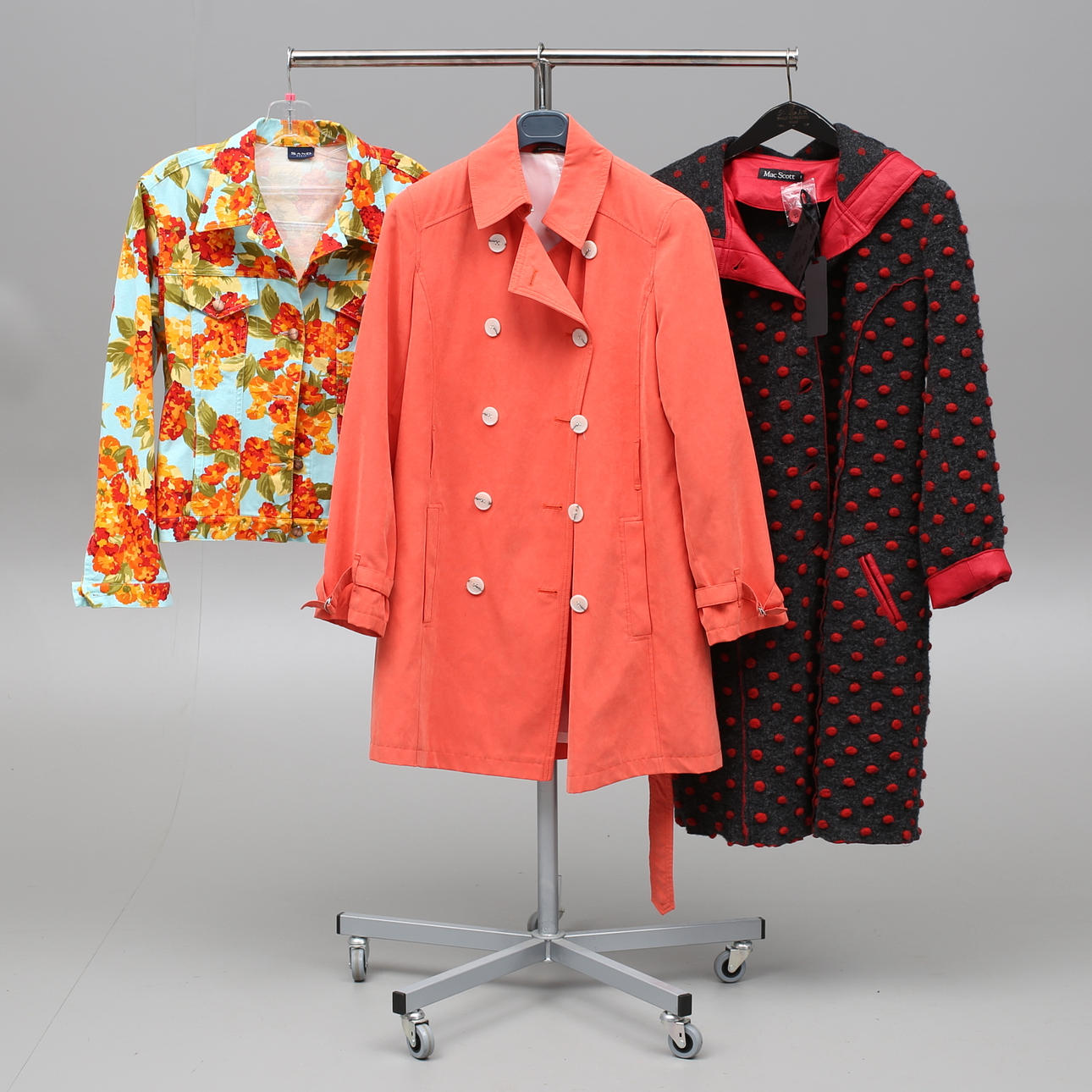 DAMKAPPOR, 2 st samt JACKA, Sand, Concept, Mac Scott.