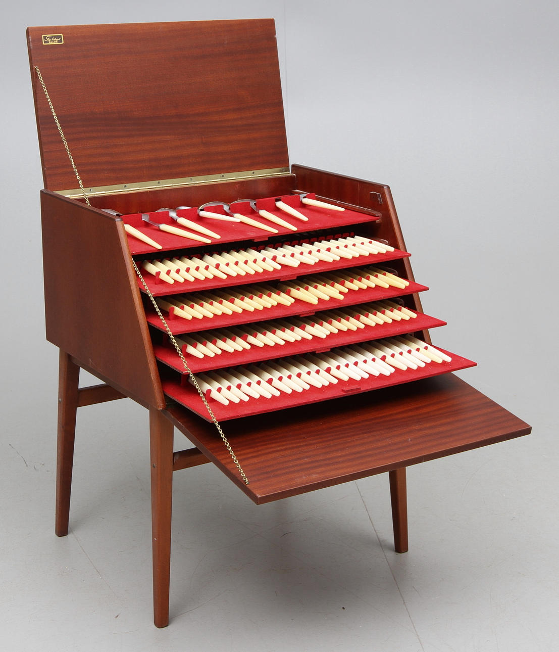 SCHATULL, Teak, Stig-bolaget Malmö, samt bestick, 145 del, Danmark, 1950/60 tal.