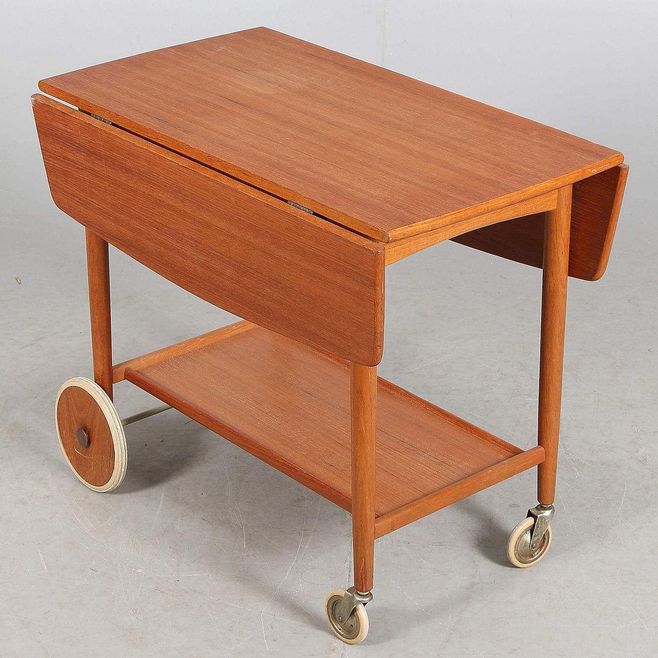 SERVERINGSVAGN, teak, 1960-tal.