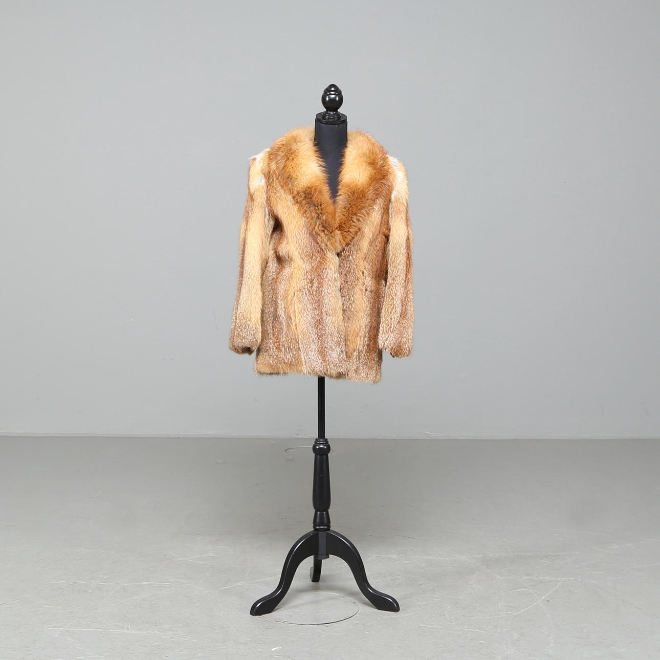 RÄVPÄLS, Andreasson, Gothenburg, short jacket with shawl collar 