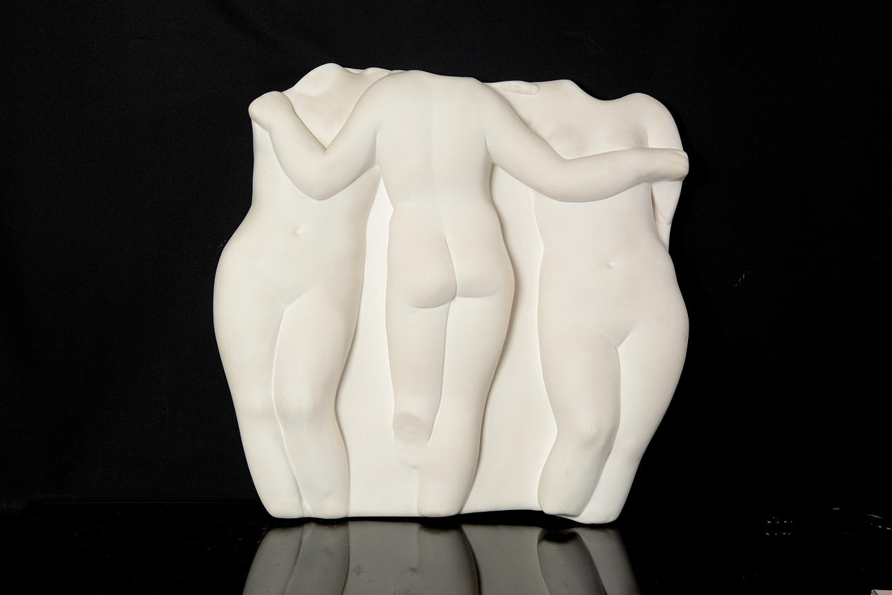 VÄGGRELIEF, gips " De tre gracerna " 1900-tal.